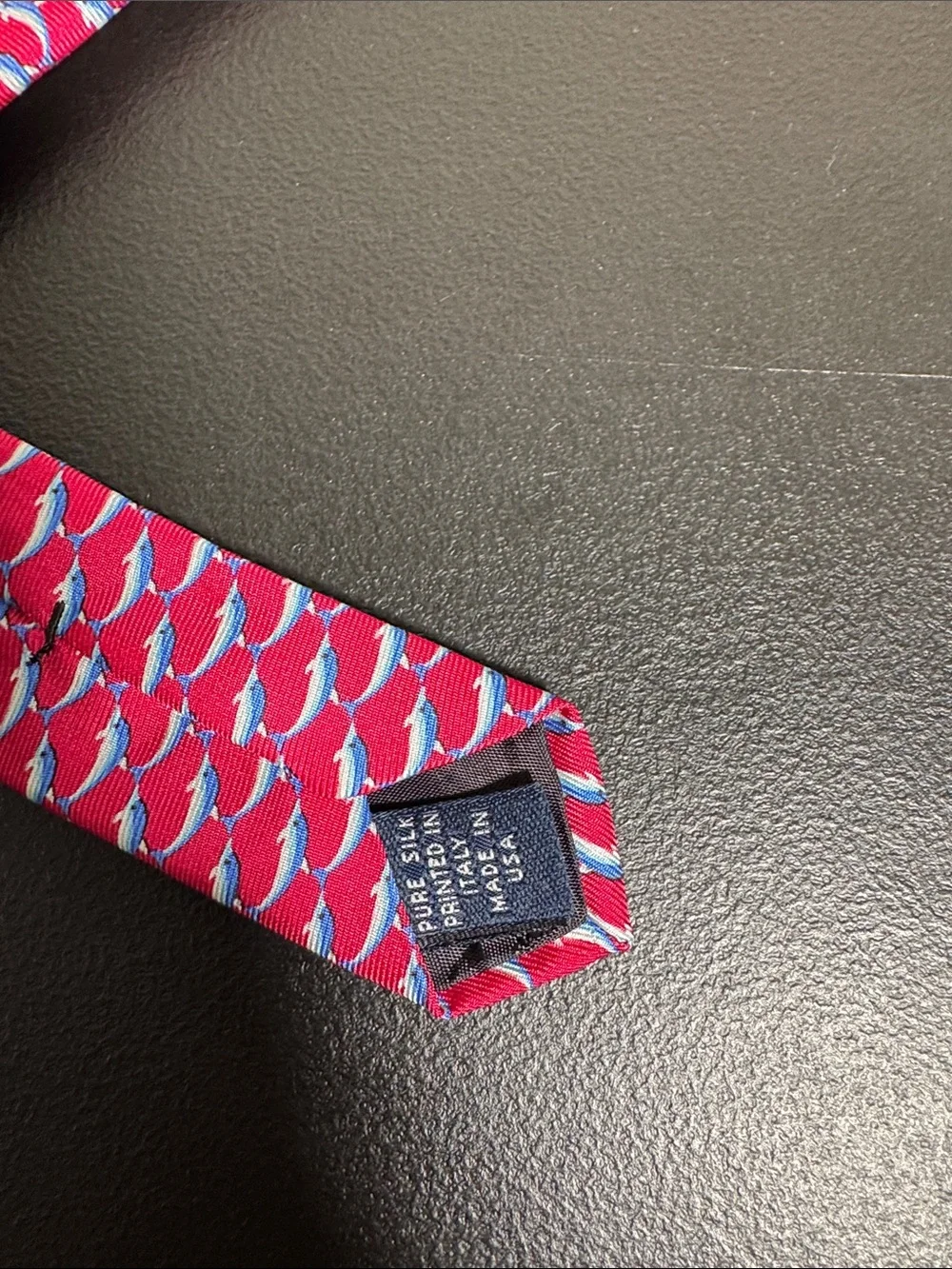 Brooks Brothers mens red blue dolphin pattern 100% silk neck tie EUC